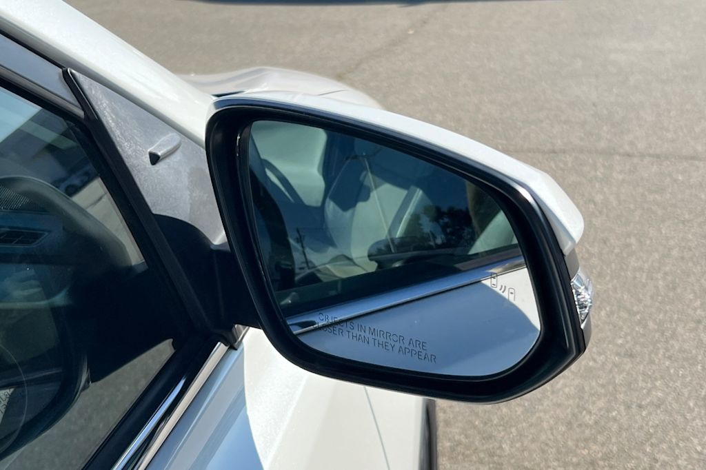 Thumbnail: 2015 Toyota RAV4 - 20