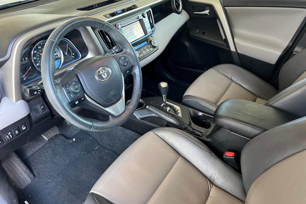 Thumbnail: 2015 Toyota RAV4 - 8