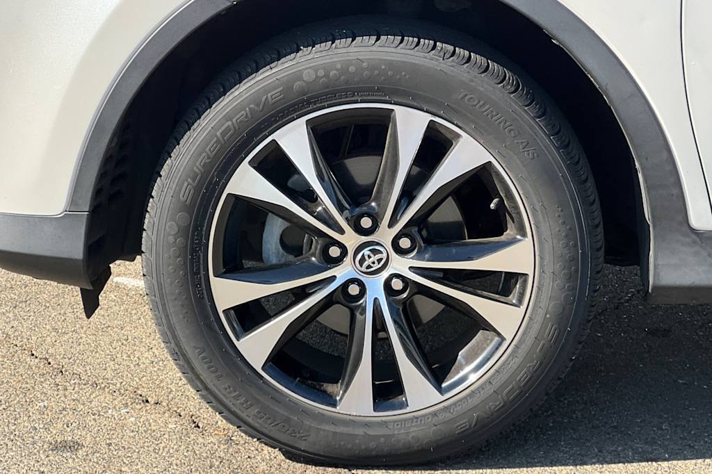 Thumbnail: 2015 Toyota RAV4 - 7