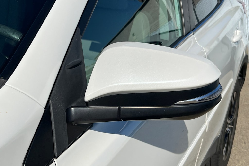 Thumbnail: 2015 Toyota RAV4 - 15