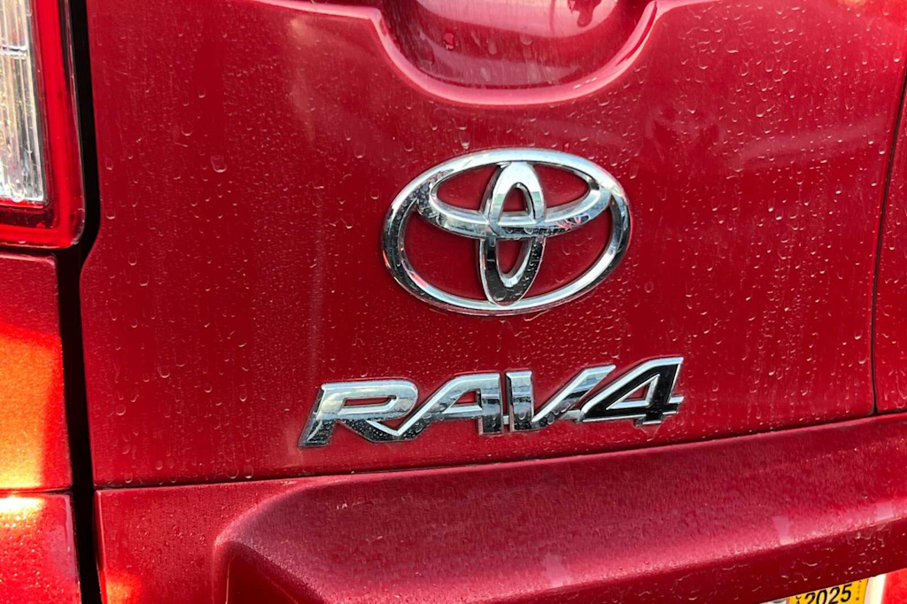 2011 Toyota RAV4 Base 4