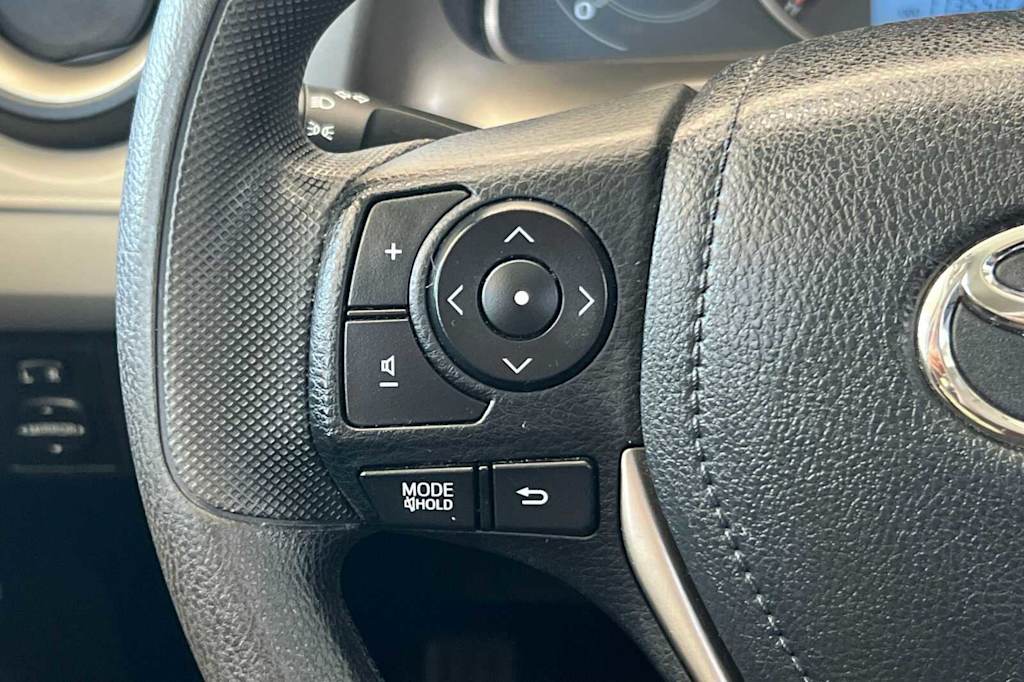 Thumbnail: 2013 Toyota RAV4 - 28