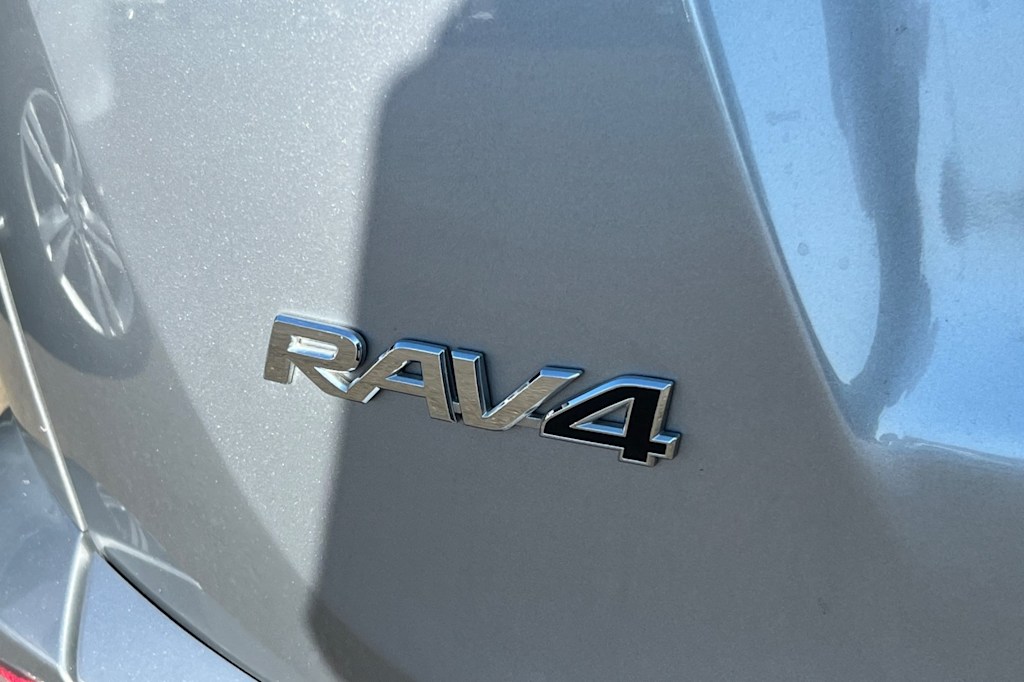 Thumbnail: 2017 Toyota RAV4 - 22