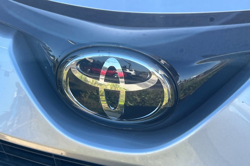 Thumbnail: 2017 Toyota RAV4 - 14