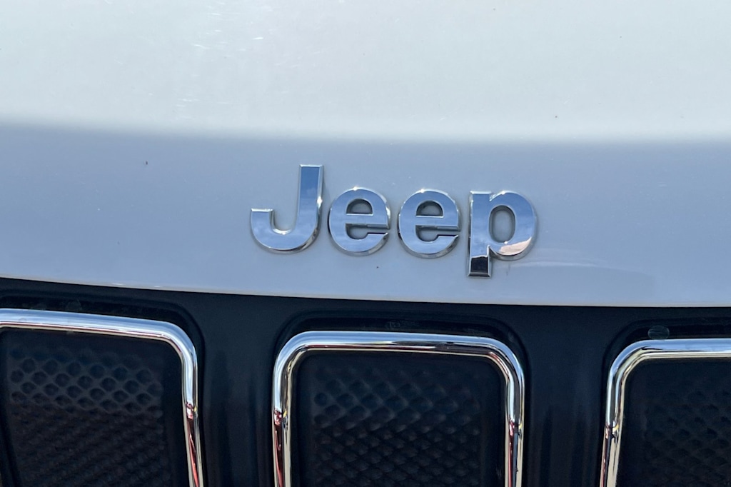 Thumbnail: 2022 Jeep Compass - 15