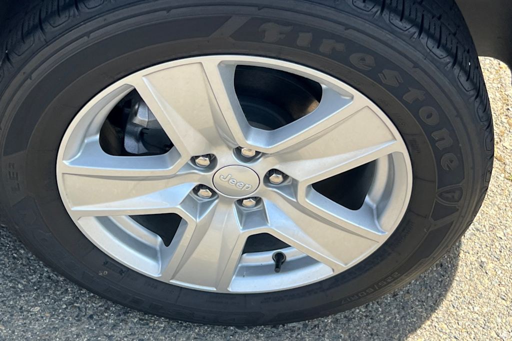 Thumbnail: 2022 Jeep Compass - 23