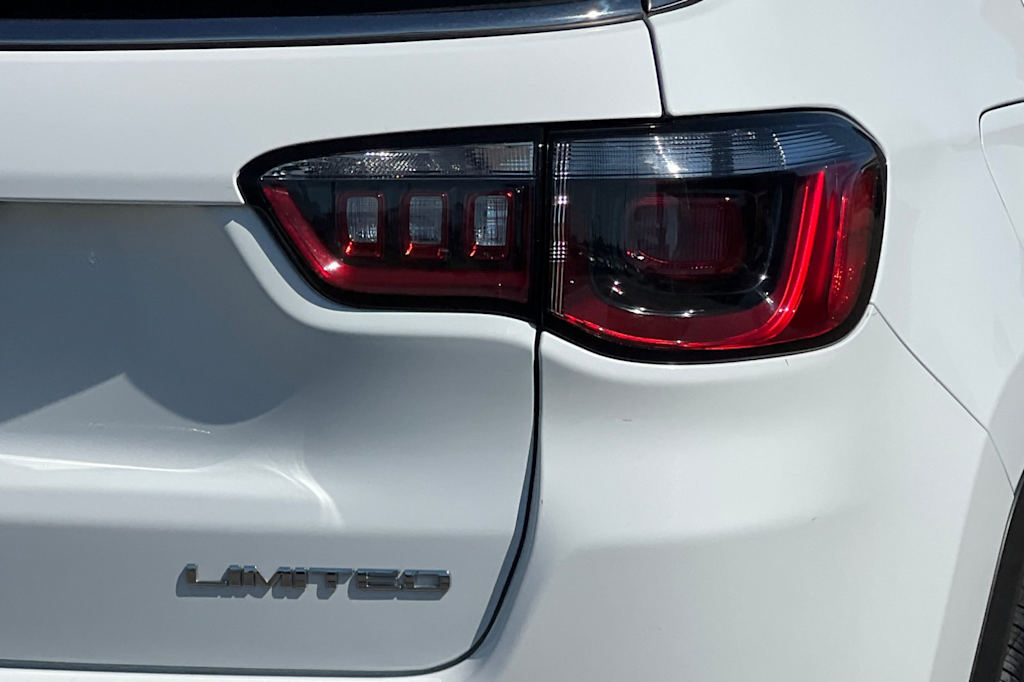 Thumbnail: 2025 Jeep Compass - 32
