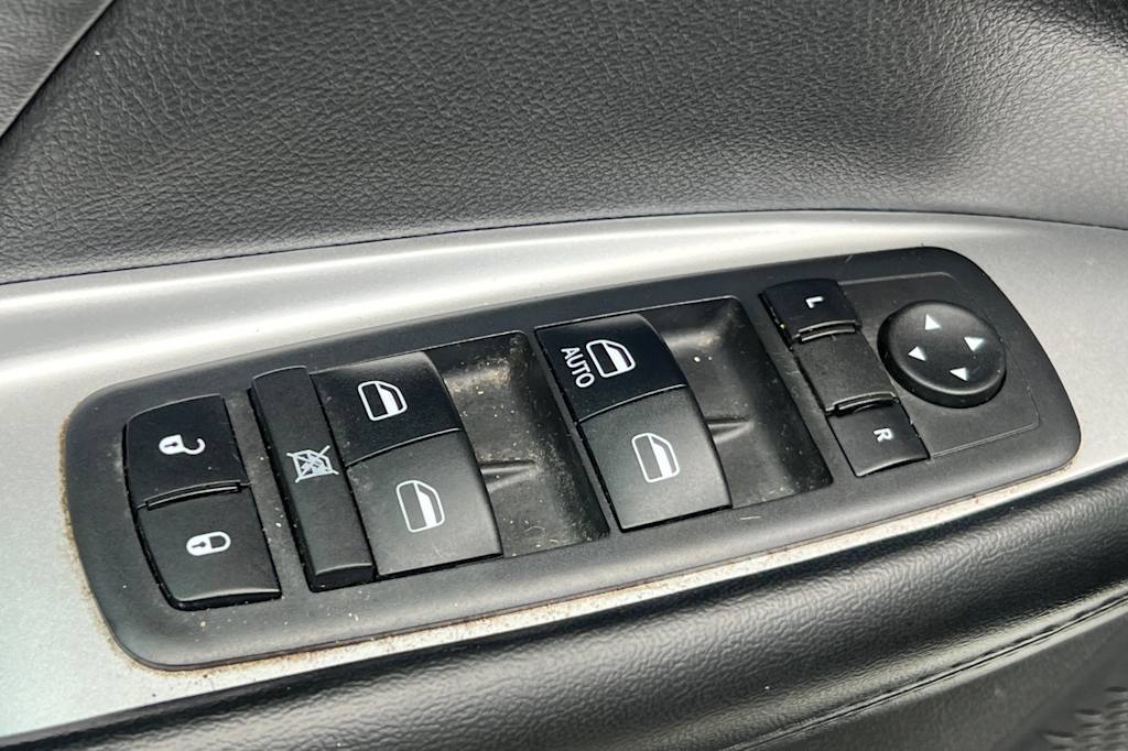 Thumbnail: 2018 Dodge Journey - 22