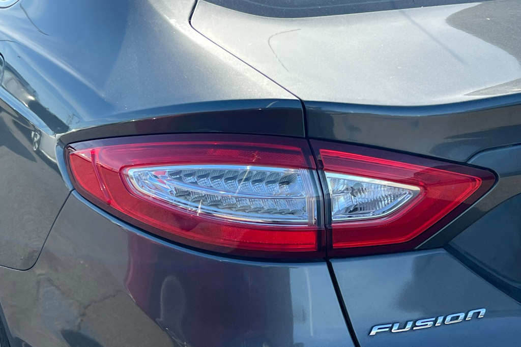 Thumbnail: 2015 Ford Fusion - 15