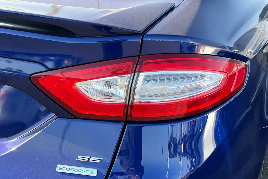 2013 Ford Fusion SE 17
