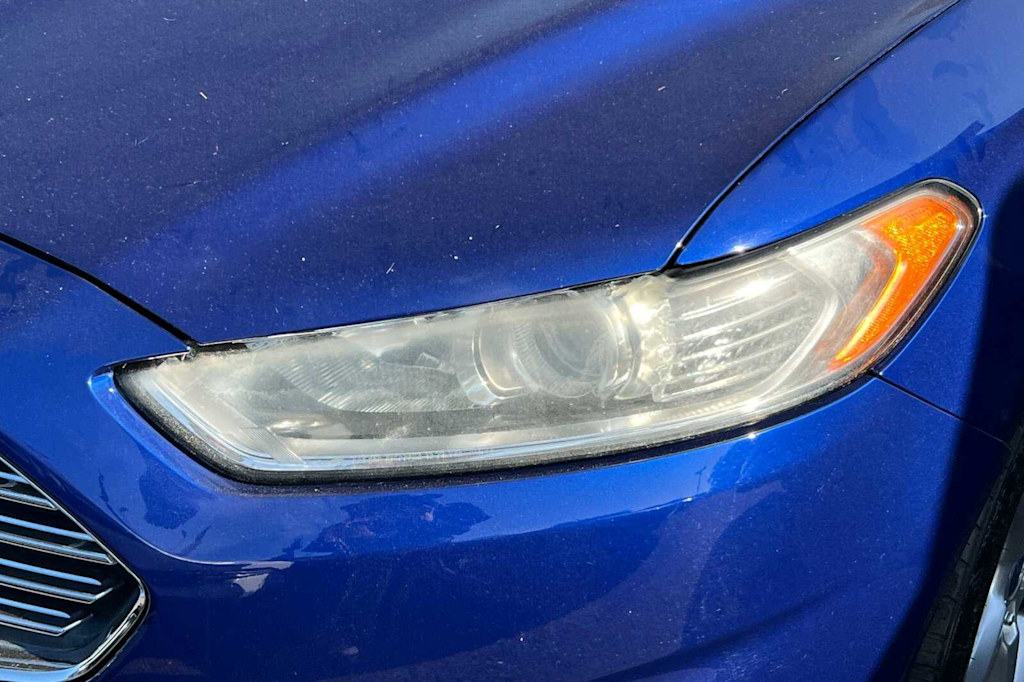 2013 Ford Fusion SE 12