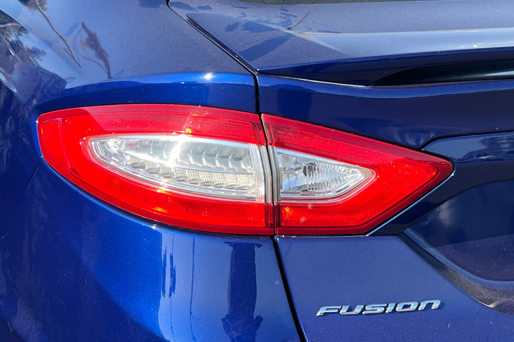 2013 Ford Fusion SE 15