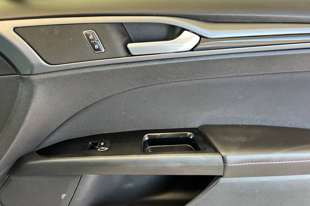Thumbnail: 2015 Ford Fusion - 23