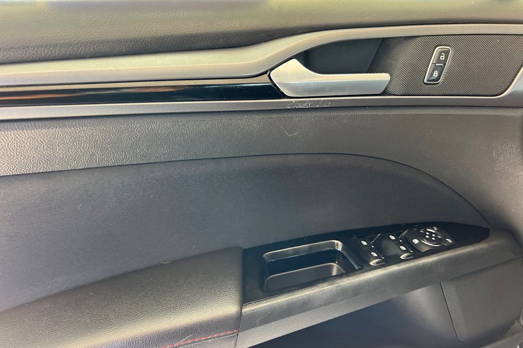 Thumbnail: 2015 Ford Fusion - 20