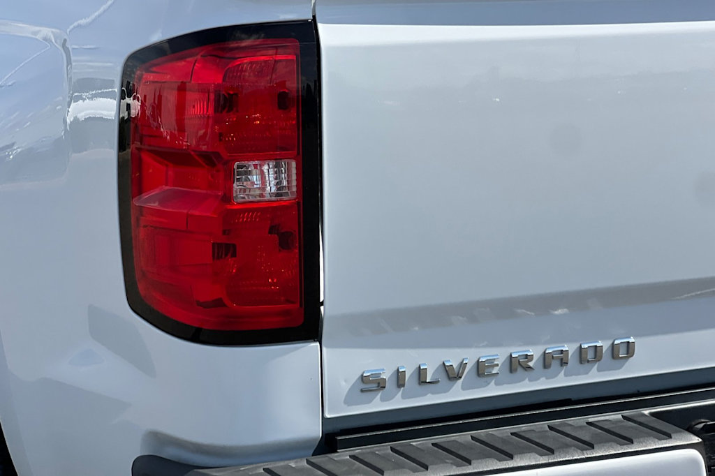 Thumbnail: 2018 Chevrolet Silverado 1500 - 29