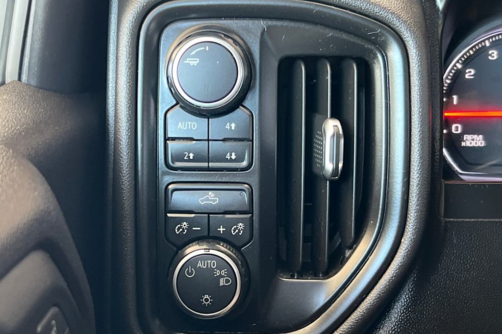 Thumbnail: 2019 Chevrolet Silverado 1500 - 29