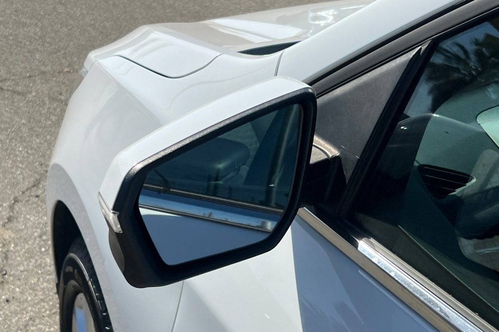 Thumbnail: 2018 Chevrolet Equinox - 11