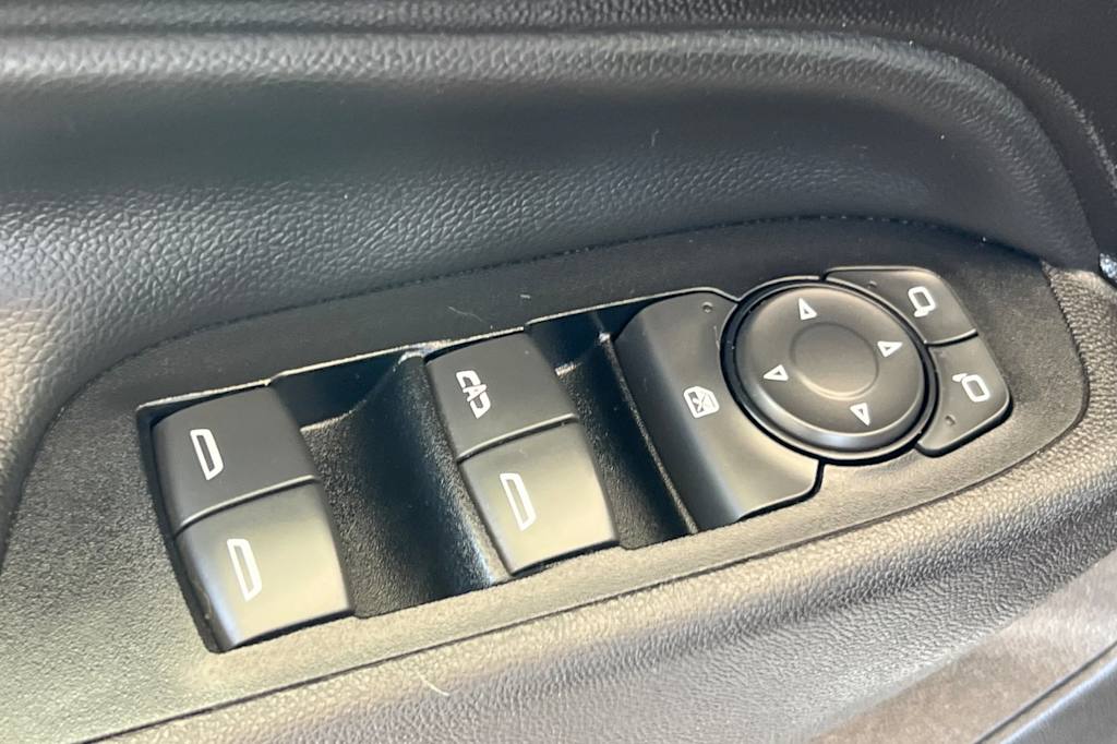 Thumbnail: 2018 Chevrolet Equinox - 23
