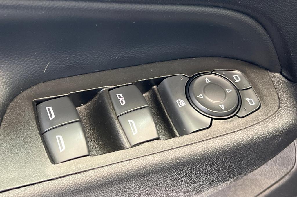 Thumbnail: 2021 Chevrolet Equinox - 22