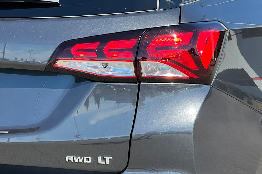 Thumbnail: 2023 Chevrolet Equinox - 33