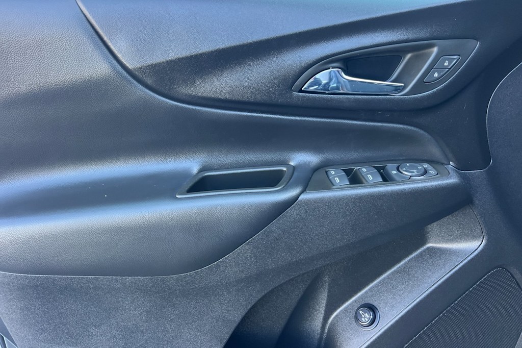 Thumbnail: 2023 Chevrolet Equinox - 21