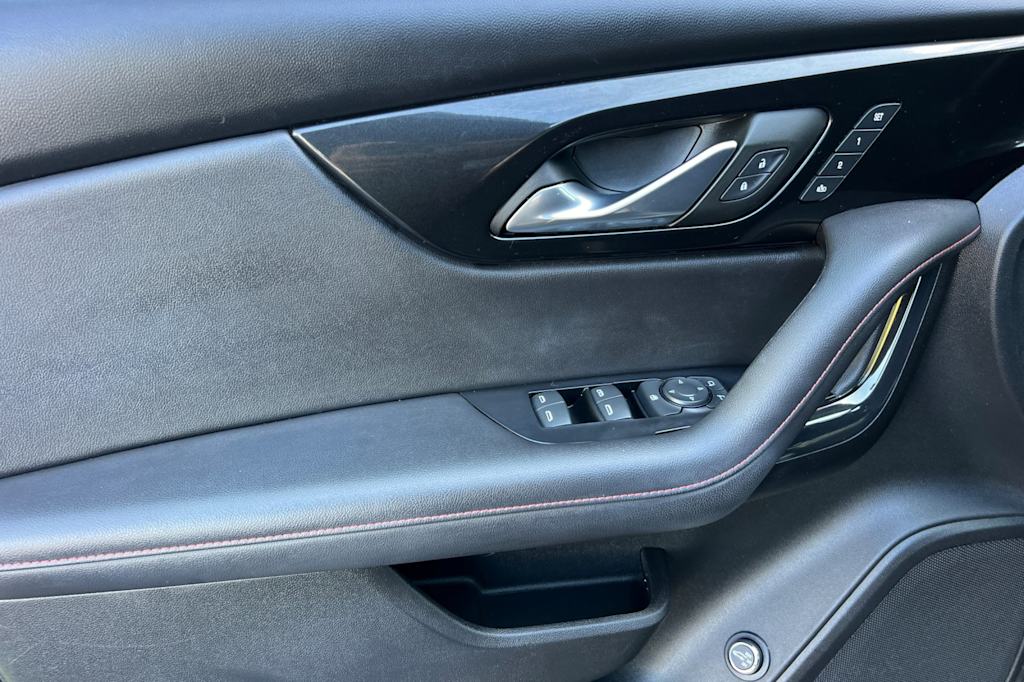 Thumbnail: 2022 Chevrolet Blazer - 21
