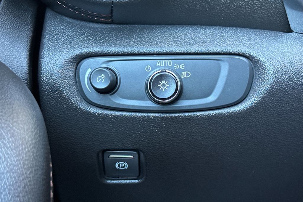 Thumbnail: 2022 Chevrolet Blazer - 34