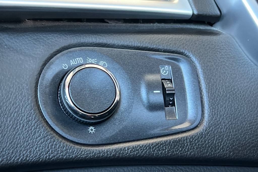 Thumbnail: 2016 Cadillac SRX - 34