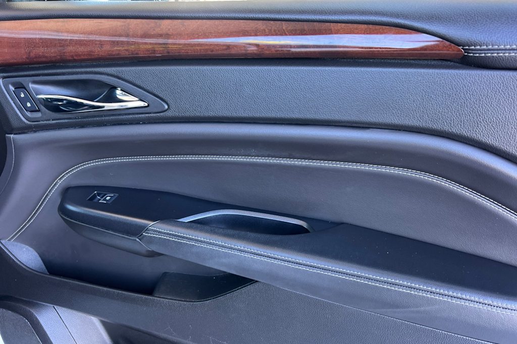 Thumbnail: 2016 Cadillac SRX - 25