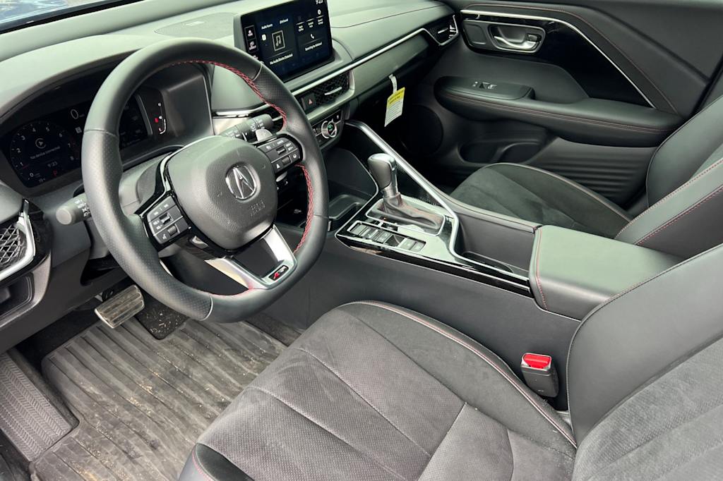 Thumbnail: 2025 Acura ADX - 2