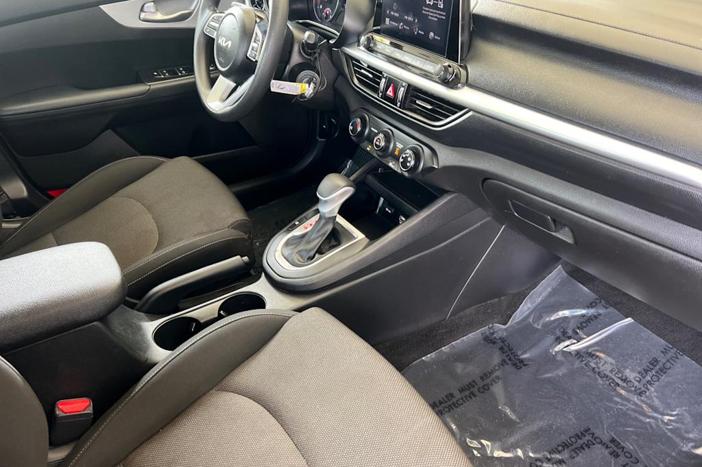 Thumbnail: 2023 Kia Forte - 11