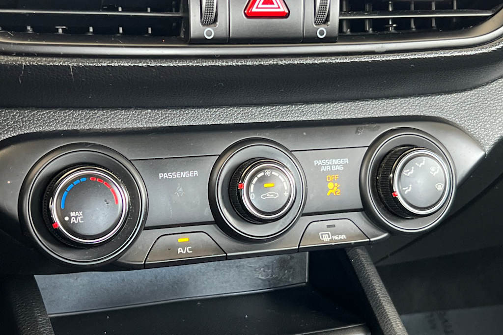 Thumbnail: 2023 Kia Forte - 24