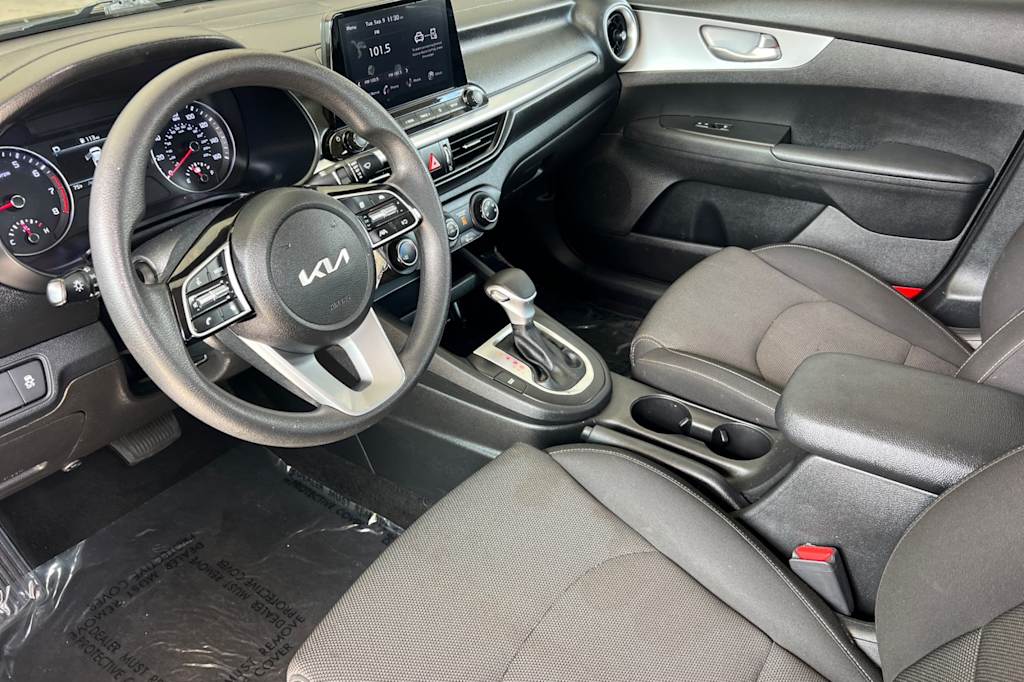 Thumbnail: 2023 Kia Forte - 8