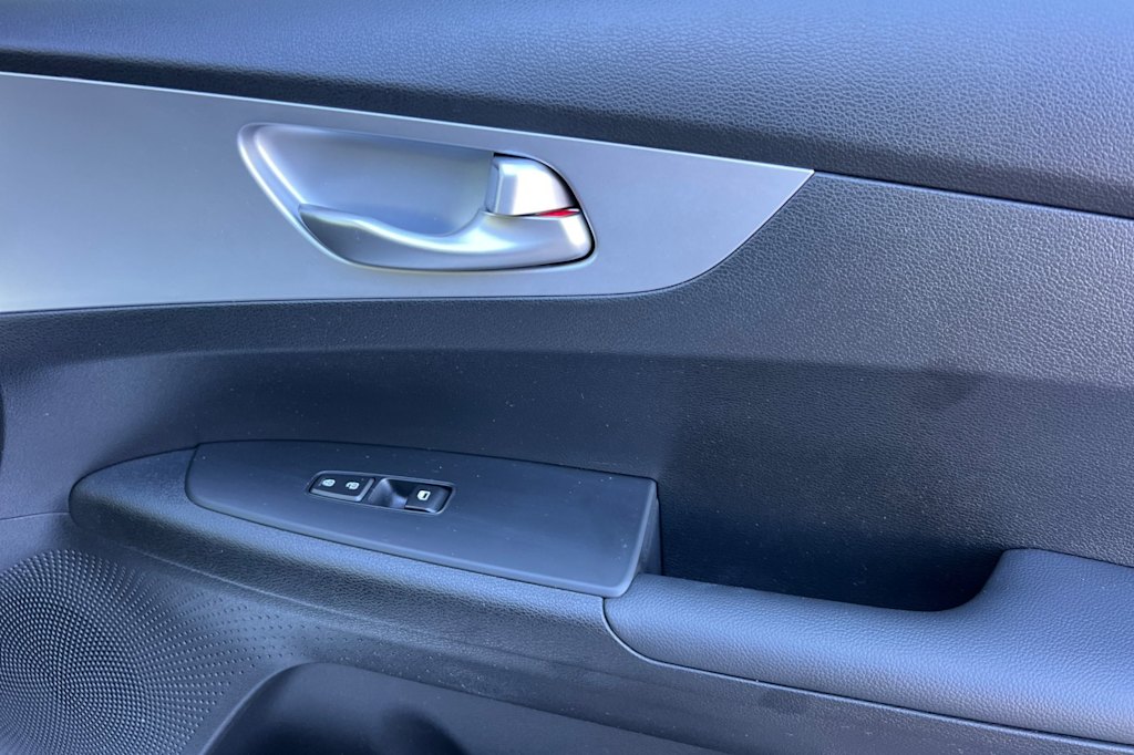 Thumbnail: 2024 Kia Forte - 22