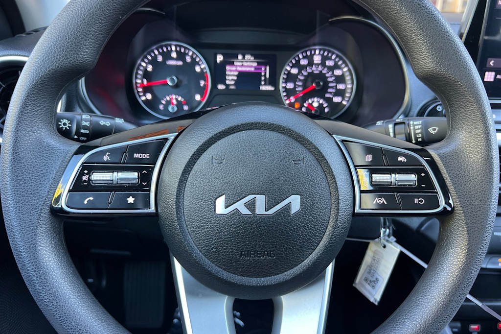 Thumbnail: 2024 Kia Forte - 25