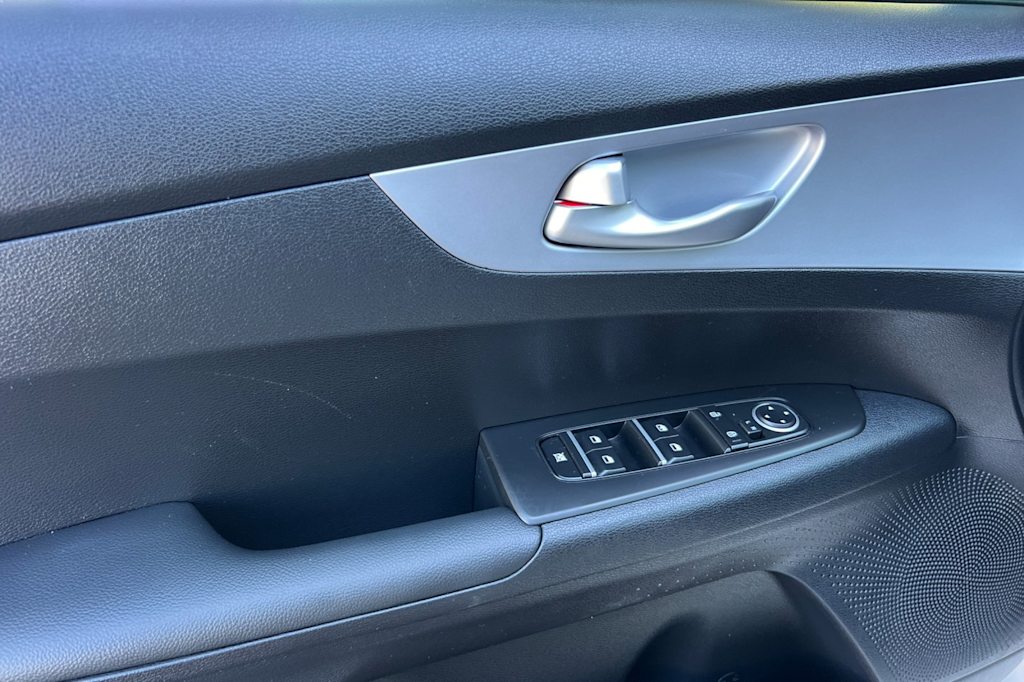 Thumbnail: 2024 Kia Forte - 20