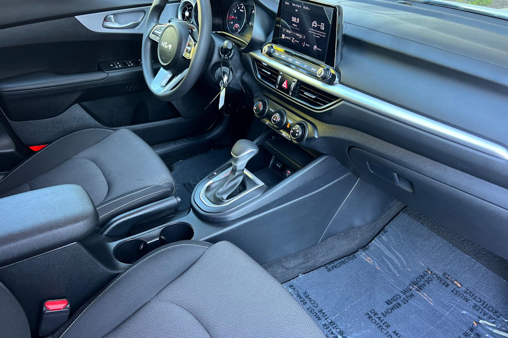 Thumbnail: 2024 Kia Forte - 12