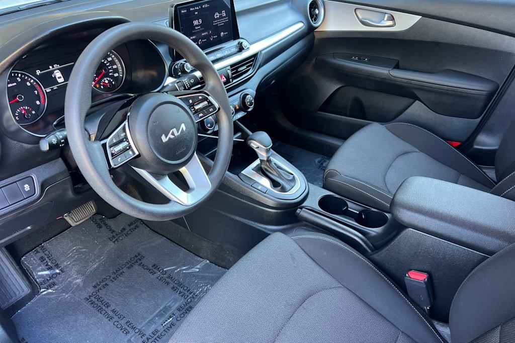 Thumbnail: 2024 Kia Forte - 8
