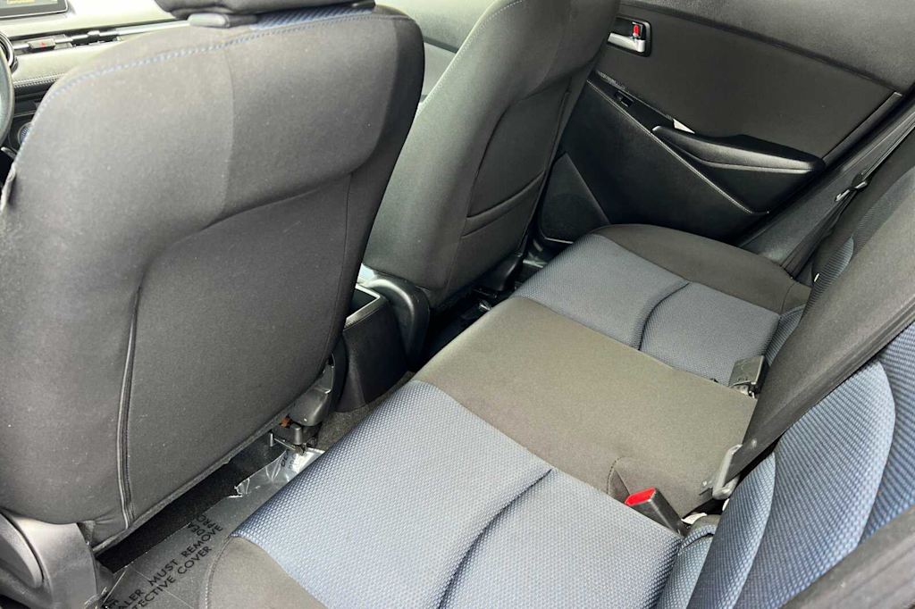 2017 Toyota Yaris iA Base 10