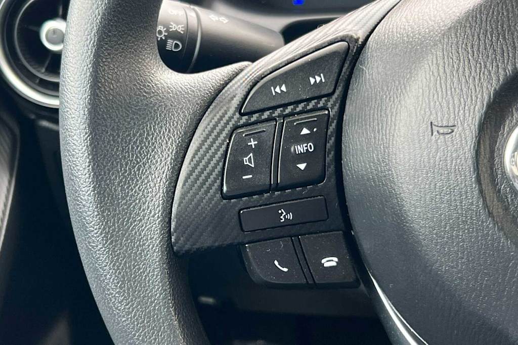 2017 Toyota Yaris iA Base 27