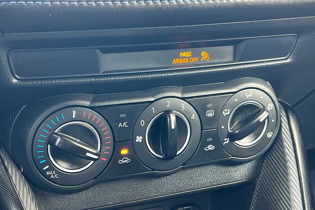 2017 Toyota Yaris iA Base 24