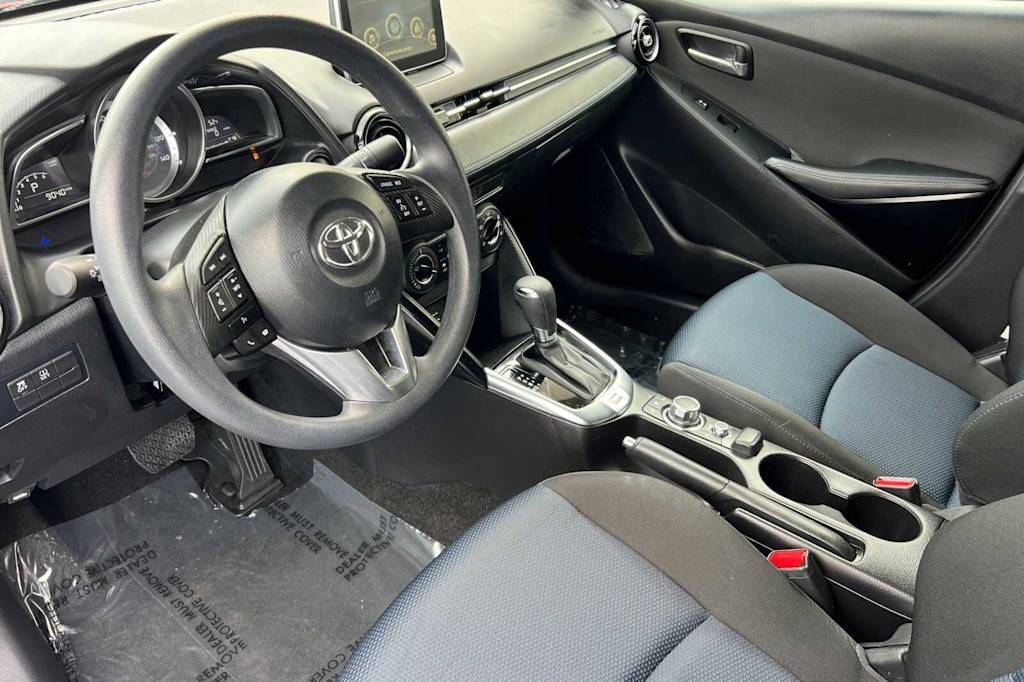 2017 Toyota Yaris iA Base 8