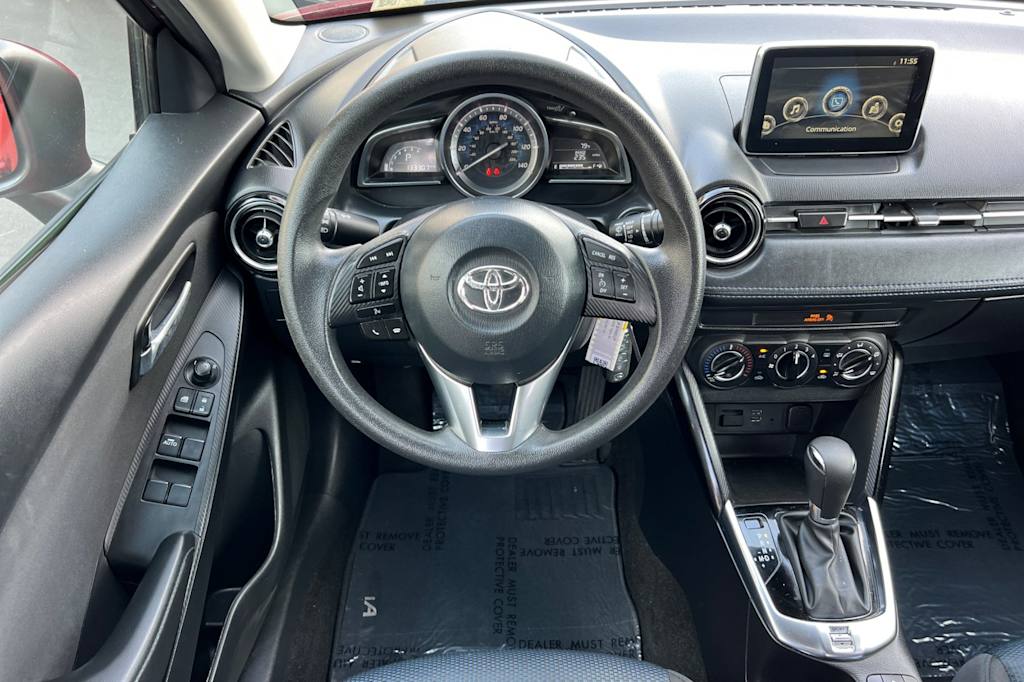 Thumbnail: 2018 Toyota Yaris iA - 10