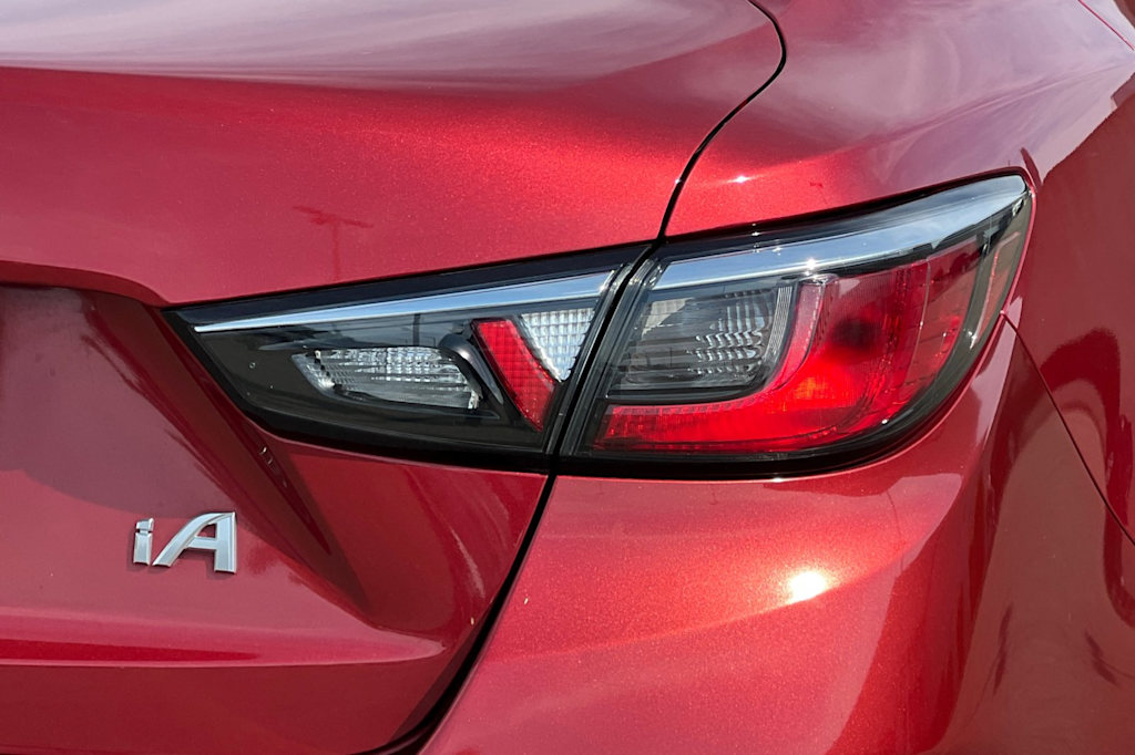 Thumbnail: 2018 Toyota Yaris iA - 31