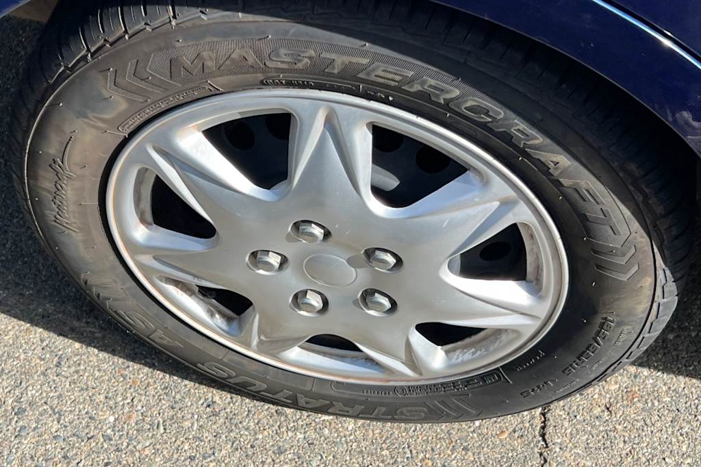 Thumbnail: 2018 Nissan Versa - 18