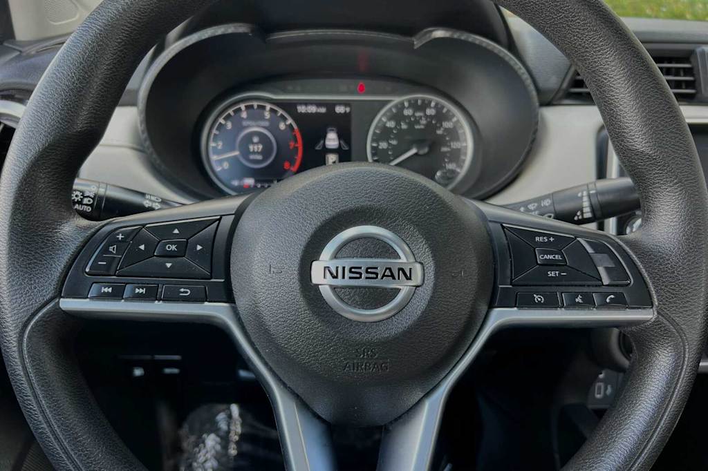 2021 Nissan Versa SV 27