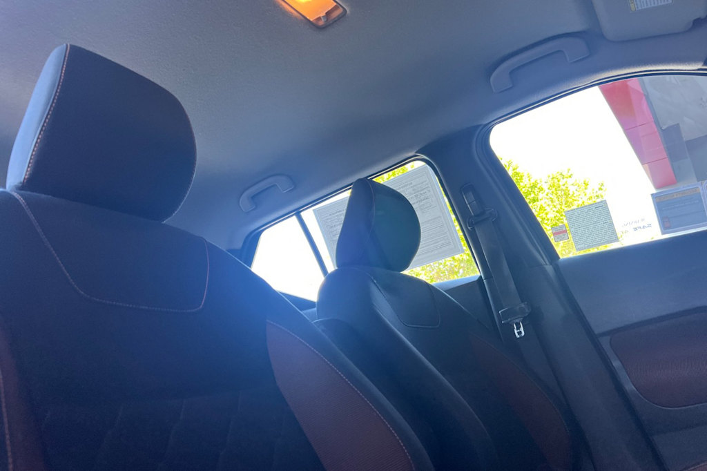 2018 Nissan Kicks SR 16