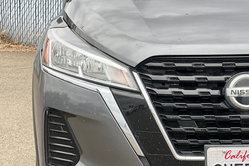 Thumbnail: 2021 Nissan Kicks - 18