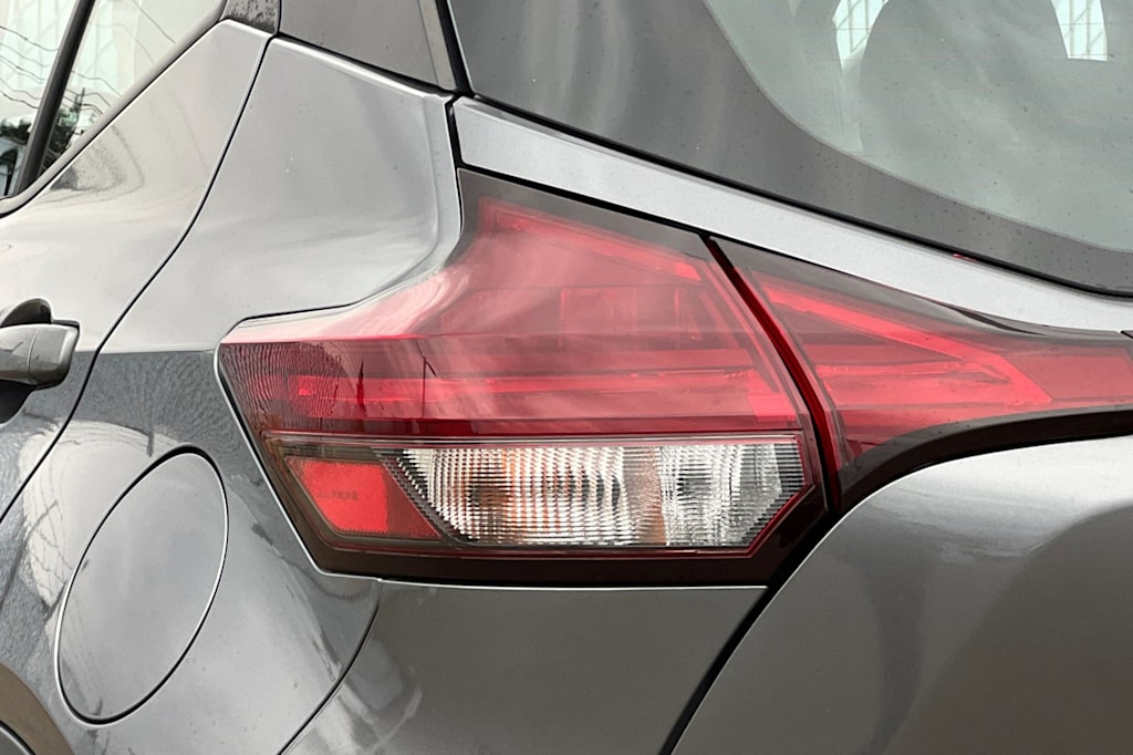 Thumbnail: 2021 Nissan Kicks - 24