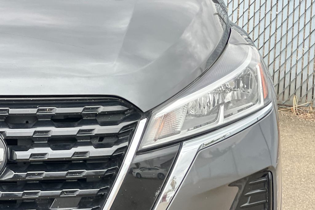 Thumbnail: 2021 Nissan Kicks - 16